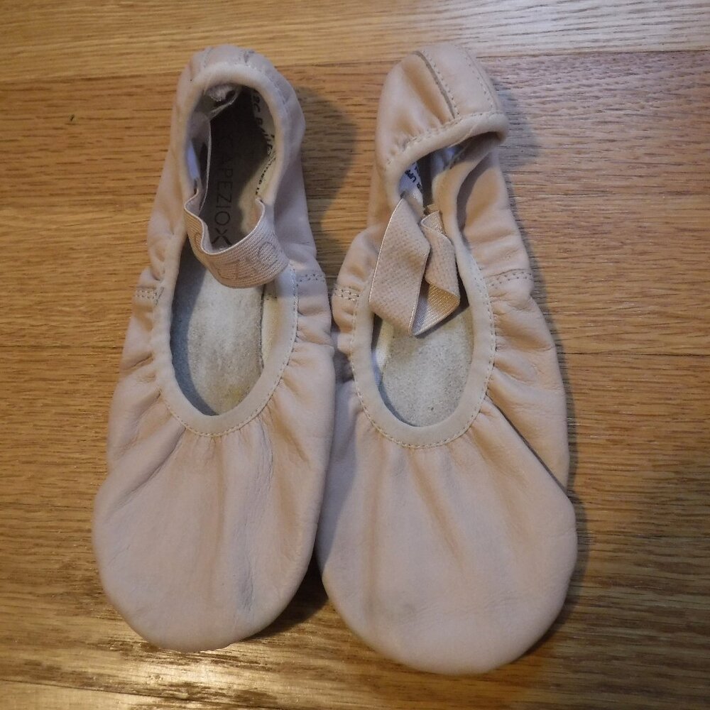 Capezio Girls Ballet Shoes Size 1 1/2 212C Pink